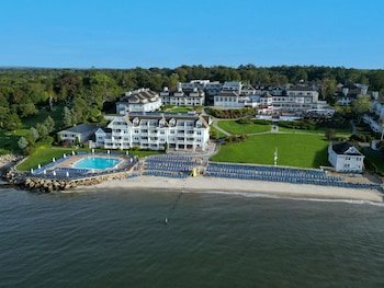Waters Edge Resort & Spa