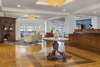 Waters Edge Resort & Spa