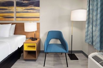 Days Inn & Suites by Wyndham Vicksburg