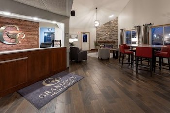 GrandStay Hotel & Suites Cambridge
