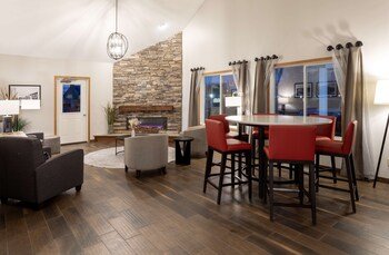 GrandStay Hotel & Suites Cambridge