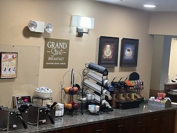 GrandStay Hotel & Suites Cambridge