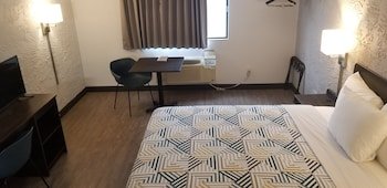 Motel 6 Elk Grove Village OHare