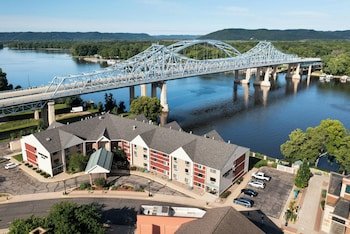 Courtyard La Crosse Downtown/Mississippi Riverfront