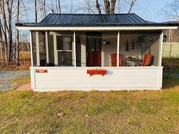 Carroll Motel & Cottages