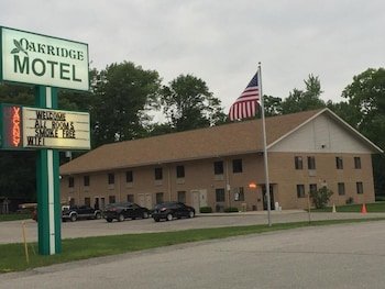 Cronk's Oakridge Motel & Restaurant