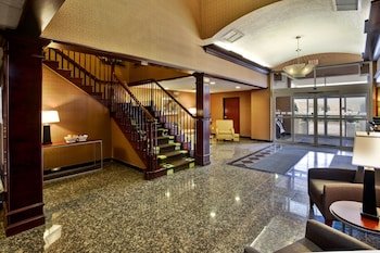 Holiday Inn Express & Suites Woodhaven