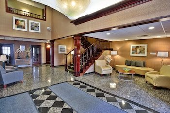 Holiday Inn Express & Suites Woodhaven