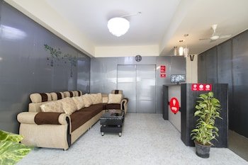 The Royal Nest By OYO Rooms