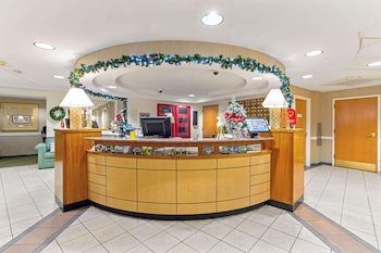 La Quinta Inn & Suites by Wyndham Boston Somerville