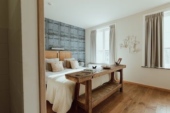 Hotel Au Nom De Dieu