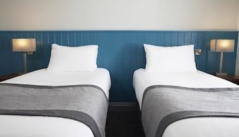 Caledonian Hotel