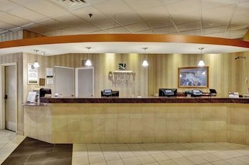 Quality Hotel & Suites At The Falls