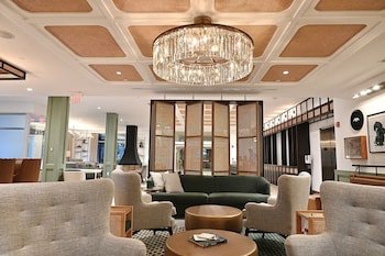 Six South St Hotel