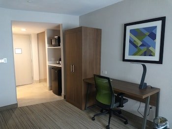 Holiday Inn Express & Suites Indianapolis Northwest