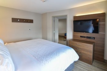 Holiday Inn Express & Suites Indianapolis Northwest