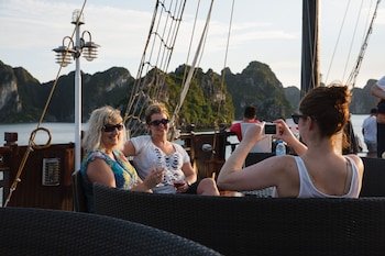 Paloma Cruising Halong Bay