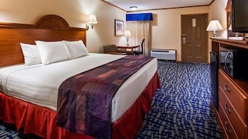 SureStay by Best Western Kansas City Country Inn North