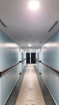 Leisure Cove Hotel & Apartment