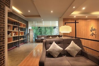 Guilin Heshe Holiday Hotel