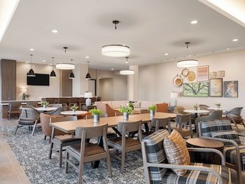 La Quinta Inn & Suites by Wyndham Lincoln
