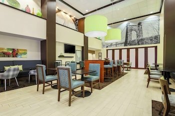 Hampton Inn & Suites Wheeling- The Highlands