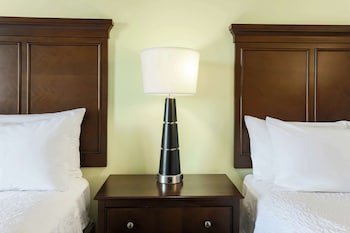 Hampton Inn & Suites Wheeling- The Highlands