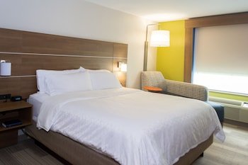 Holiday Inn Express & Suites Muskogee