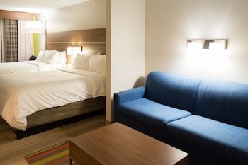 Holiday Inn Express & Suites Muskogee