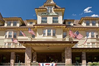 The Cliff House at Pikes Peak