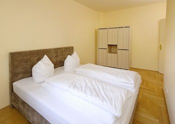 AMC Apartments - Joachimstaler