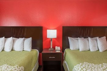 Days Inn by Wyndham Mexico