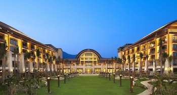 The St. Regis Sanya Yalong Bay Resort