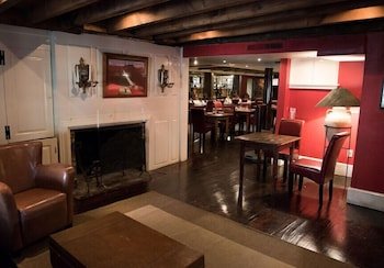 Red Lion Inn 1704