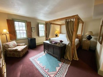 Red Lion Inn 1704