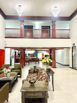 Grand Vista Hotel & Suites