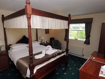 The Rusland Pool Hotel