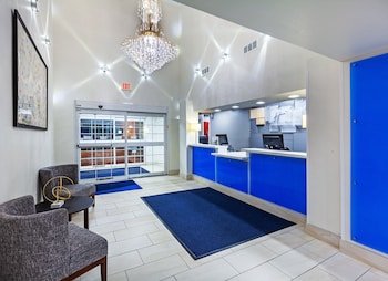 Holiday Inn Express & Suites Jenks