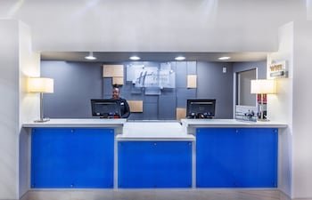 Holiday Inn Express & Suites Jenks