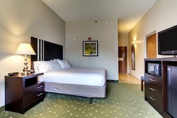 Holiday Inn Express & Suites Live oak
