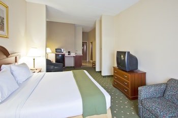 Holiday Inn Express & Suites Live oak