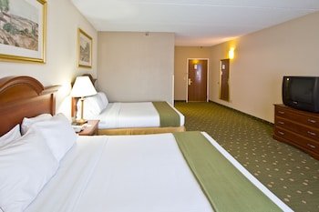 Holiday Inn Express & Suites Live oak