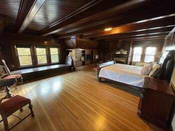 Offutt Manor