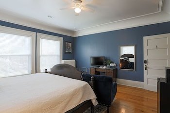 Offutt Manor