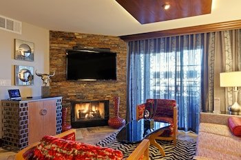 Holiday Inn Club Vacations At Desert Club Resort