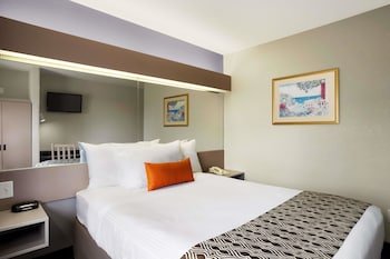 Microtel Inn & Suites by Wyndham Louisville East