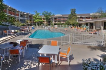 Ashland Hills Hotel & Suites
