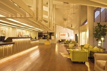 Ashland Hills Hotel & Suites