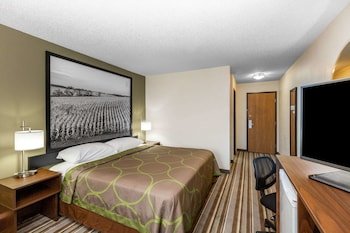 Super 8 by Wyndham Storm Lake