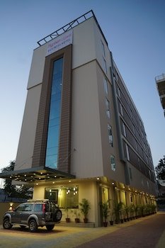 Hyphen Ujjwal Premier Hotel